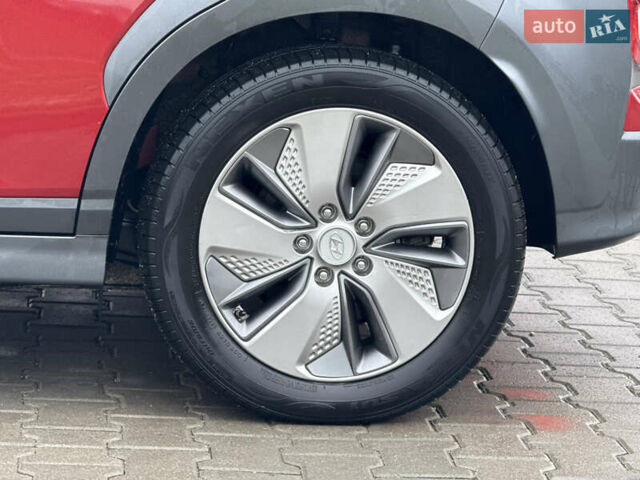 Красный Хендай Kona, объемом двигателя 0 л и пробегом 86 тыс. км за 18400 $, фото 15 на Automoto.ua