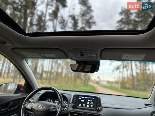 Красный Хендай Kona, объемом двигателя 2 л и пробегом 106 тыс. км за 14300 $, фото 19 на Automoto.ua