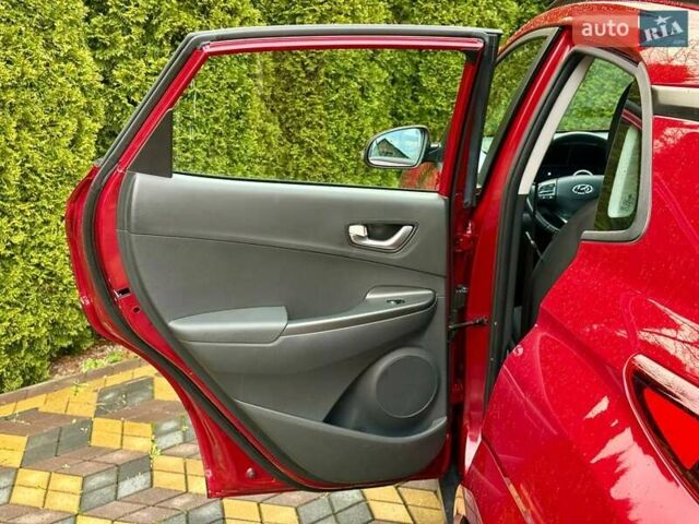 Красный Хендай Kona, объемом двигателя 0 л и пробегом 33 тыс. км за 16999 $, фото 19 на Automoto.ua