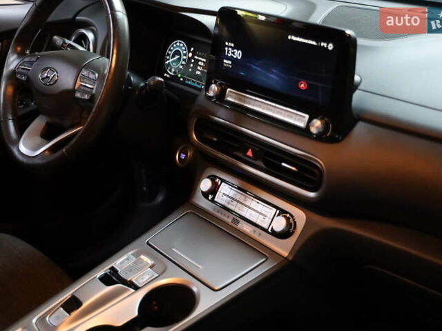 Красный Хендай Kona, объемом двигателя 0 л и пробегом 53 тыс. км за 17500 $, фото 35 на Automoto.ua