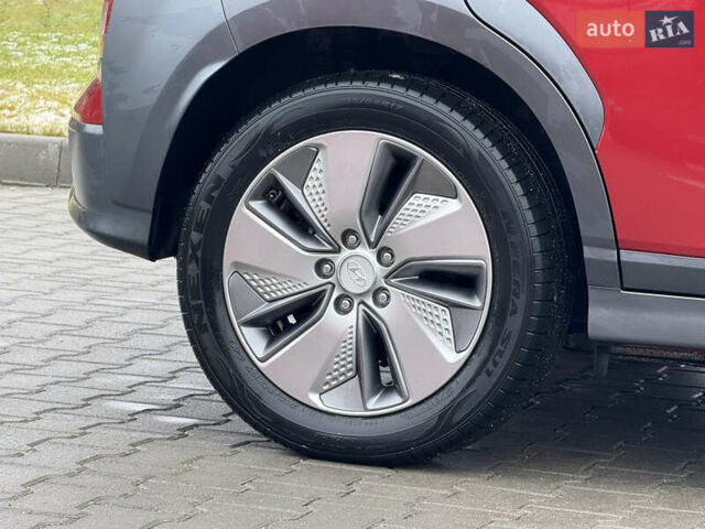 Красный Хендай Kona, объемом двигателя 0 л и пробегом 86 тыс. км за 18600 $, фото 13 на Automoto.ua