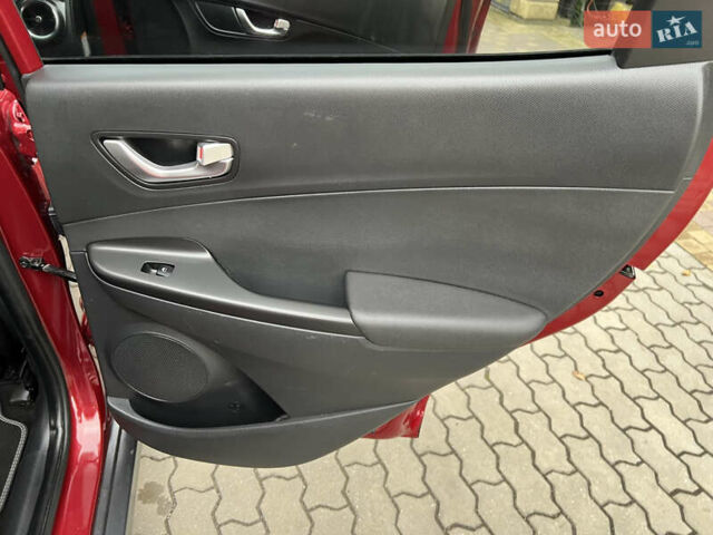 Красный Хендай Kona, объемом двигателя 0 л и пробегом 57 тыс. км за 20500 $, фото 45 на Automoto.ua