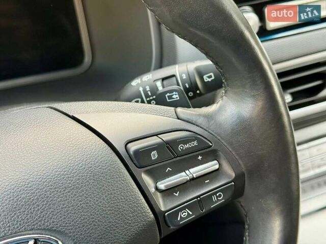 Красный Хендай Kona, объемом двигателя 0 л и пробегом 44 тыс. км за 17000 $, фото 30 на Automoto.ua