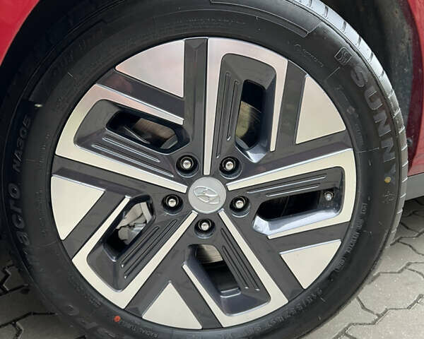 Красный Хендай Kona, объемом двигателя 0 л и пробегом 57 тыс. км за 20500 $, фото 59 на Automoto.ua