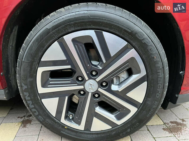 Червоний Хендай Kona, об'ємом двигуна 0 л та пробігом 57 тис. км за 19999 $, фото 46 на Automoto.ua