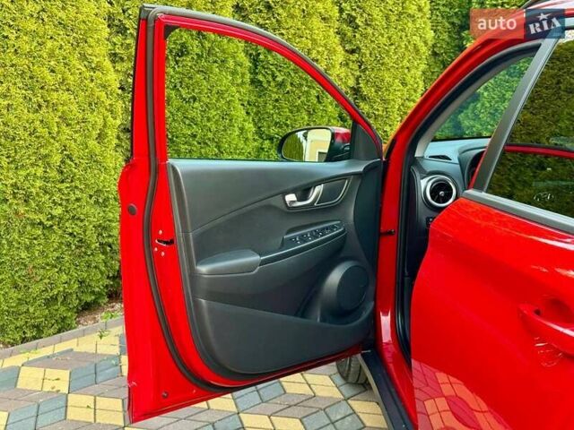 Красный Хендай Kona, объемом двигателя 0 л и пробегом 45 тыс. км за 17500 $, фото 10 на Automoto.ua
