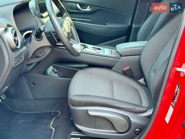 Красный Хендай Kona, объемом двигателя 0 л и пробегом 45 тыс. км за 17500 $, фото 14 на Automoto.ua