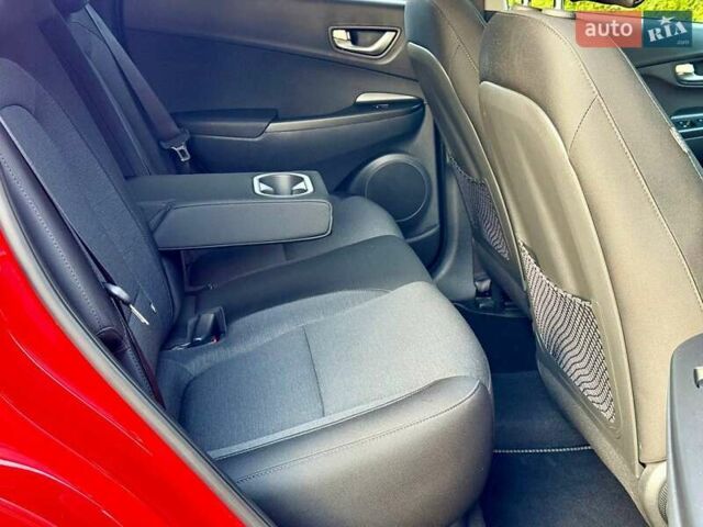 Красный Хендай Kona, объемом двигателя 0 л и пробегом 45 тыс. км за 17500 $, фото 21 на Automoto.ua