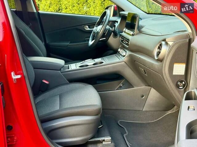 Красный Хендай Kona, объемом двигателя 0 л и пробегом 45 тыс. км за 17500 $, фото 23 на Automoto.ua