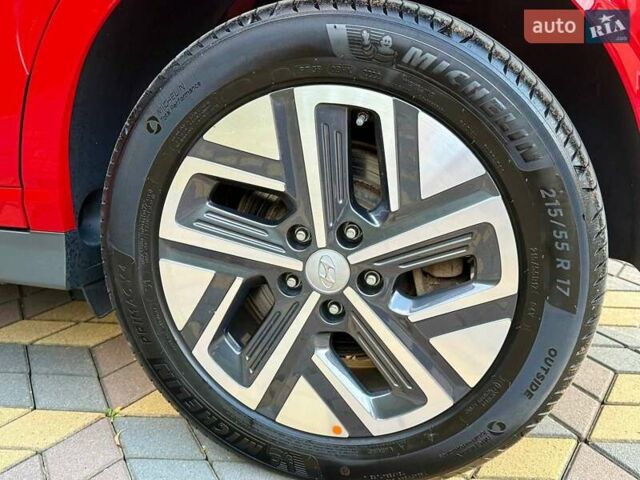 Красный Хендай Kona, объемом двигателя 0 л и пробегом 45 тыс. км за 17500 $, фото 26 на Automoto.ua