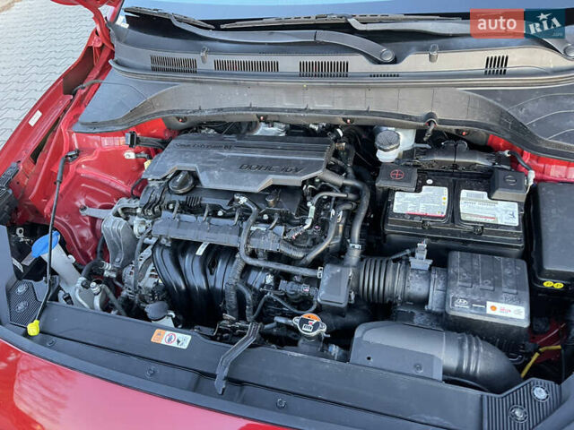 Червоний Хендай Kona, об'ємом двигуна 2 л та пробігом 119 тис. км за 16900 $, фото 32 на Automoto.ua