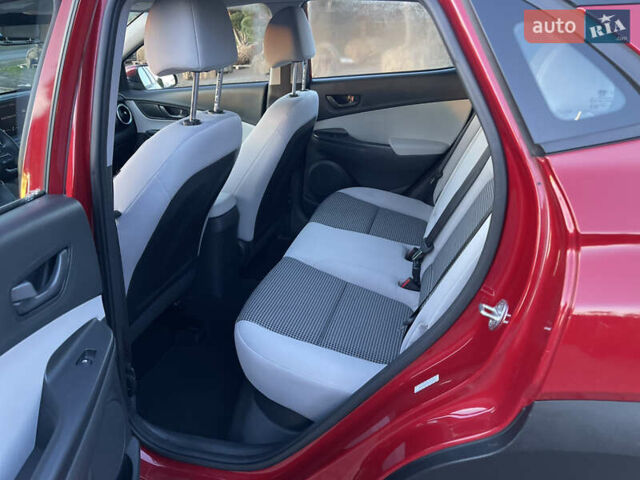 Червоний Хендай Kona, об'ємом двигуна 2 л та пробігом 119 тис. км за 16900 $, фото 16 на Automoto.ua