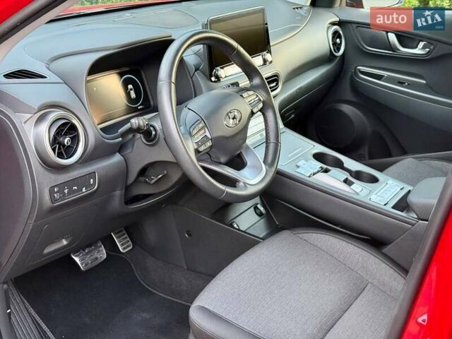 Красный Хендай Kona, объемом двигателя 0 л и пробегом 45 тыс. км за 17500 $, фото 15 на Automoto.ua