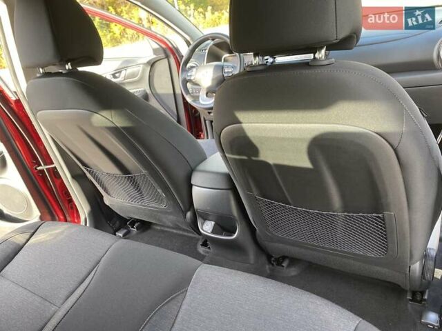 Красный Хендай Kona, объемом двигателя 0 л и пробегом 22 тыс. км за 23500 $, фото 53 на Automoto.ua