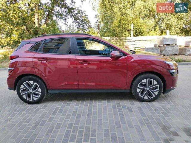 Красный Хендай Kona, объемом двигателя 0 л и пробегом 39 тыс. км за 17400 $, фото 5 на Automoto.ua