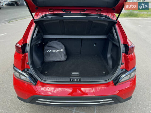 Красный Хендай Kona, объемом двигателя 0 л и пробегом 100 тыс. км за 16700 $, фото 16 на Automoto.ua