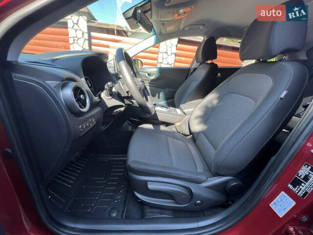 Красный Хендай Kona, объемом двигателя 0 л и пробегом 18 тыс. км за 18700 $, фото 15 на Automoto.ua