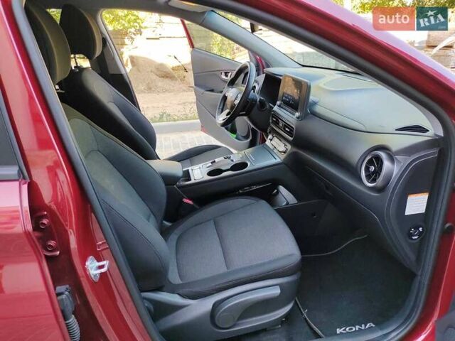 Красный Хендай Kona, объемом двигателя 0 л и пробегом 39 тыс. км за 17400 $, фото 24 на Automoto.ua