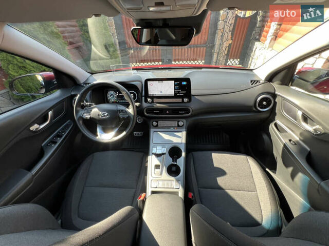 Красный Хендай Kona, объемом двигателя 0 л и пробегом 18 тыс. км за 18700 $, фото 27 на Automoto.ua