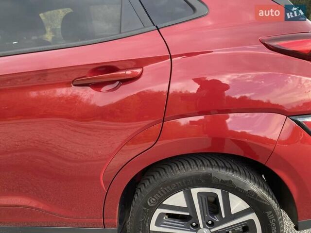 Красный Хендай Kona, объемом двигателя 0 л и пробегом 22 тыс. км за 23500 $, фото 80 на Automoto.ua