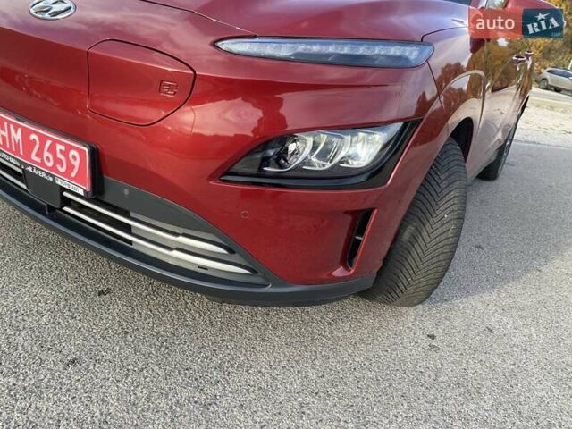 Красный Хендай Kona, объемом двигателя 0 л и пробегом 22 тыс. км за 23500 $, фото 121 на Automoto.ua