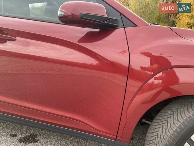 Красный Хендай Kona, объемом двигателя 0 л и пробегом 22 тыс. км за 23500 $, фото 87 на Automoto.ua