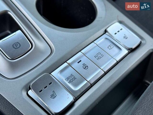 Красный Хендай Kona, объемом двигателя 0 л и пробегом 45 тыс. км за 17500 $, фото 32 на Automoto.ua