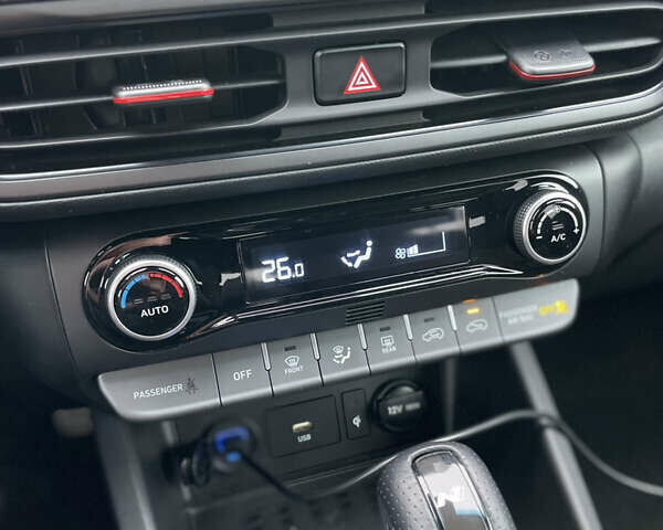 Красный Хендай Kona, объемом двигателя 1.6 л и пробегом 31 тыс. км за 21000 $, фото 18 на Automoto.ua