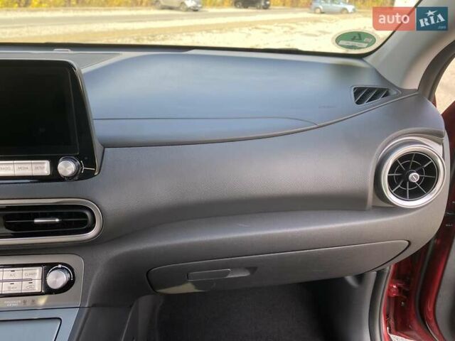 Красный Хендай Kona, объемом двигателя 0 л и пробегом 22 тыс. км за 23500 $, фото 42 на Automoto.ua