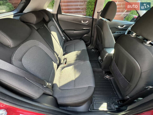 Красный Хендай Kona, объемом двигателя 0 л и пробегом 18 тыс. км за 18700 $, фото 26 на Automoto.ua