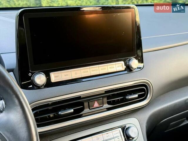 Красный Хендай Kona, объемом двигателя 0 л и пробегом 45 тыс. км за 17500 $, фото 29 на Automoto.ua