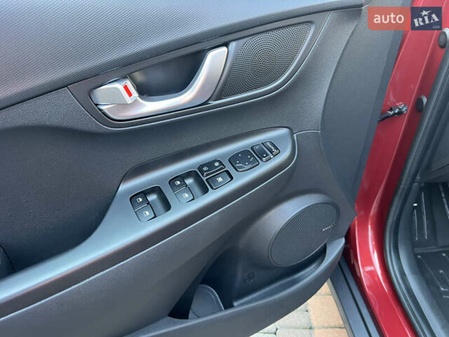 Красный Хендай Kona, объемом двигателя 0 л и пробегом 18 тыс. км за 18700 $, фото 14 на Automoto.ua