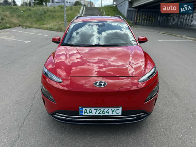 Красный Хендай Kona, объемом двигателя 0 л и пробегом 100 тыс. км за 16700 $, фото 29 на Automoto.ua