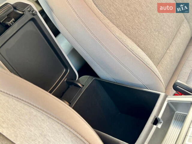 Червоний Хендай Kona, об'ємом двигуна 0 л та пробігом 100 тис. км за 20900 $, фото 100 на Automoto.ua