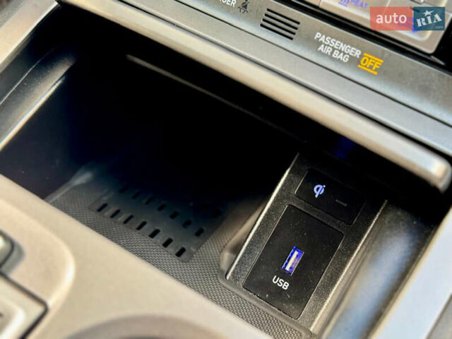 Червоний Хендай Kona, об'ємом двигуна 0 л та пробігом 100 тис. км за 20900 $, фото 63 на Automoto.ua