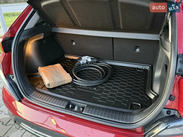 Красный Хендай Kona, объемом двигателя 0 л и пробегом 41 тыс. км за 17200 $, фото 20 на Automoto.ua