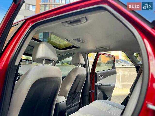 Червоний Хендай Kona, об'ємом двигуна 0 л та пробігом 100 тис. км за 20900 $, фото 52 на Automoto.ua