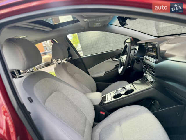 Красный Хендай Kona, объемом двигателя 0 л и пробегом 103 тыс. км за 21400 $, фото 86 на Automoto.ua