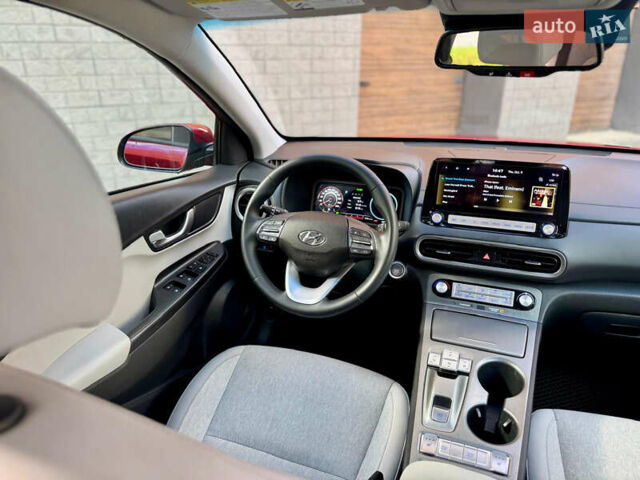 Червоний Хендай Kona, об'ємом двигуна 0 л та пробігом 100 тис. км за 20900 $, фото 90 на Automoto.ua