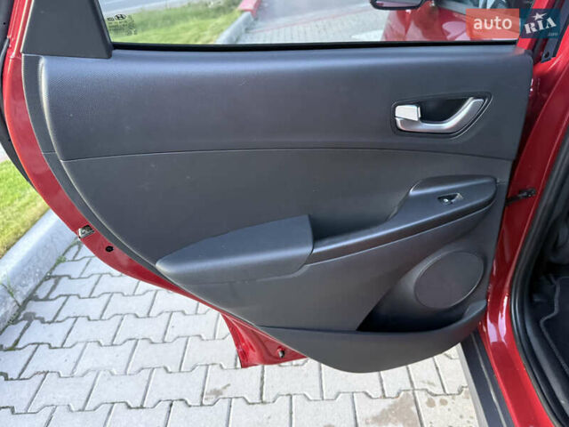 Красный Хендай Kona, объемом двигателя 0 л и пробегом 41 тыс. км за 17200 $, фото 17 на Automoto.ua