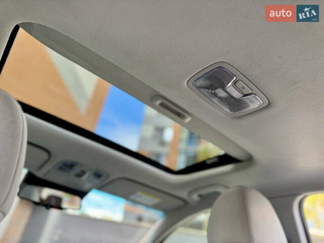 Красный Хендай Kona, объемом двигателя 0 л и пробегом 103 тыс. км за 21400 $, фото 81 на Automoto.ua