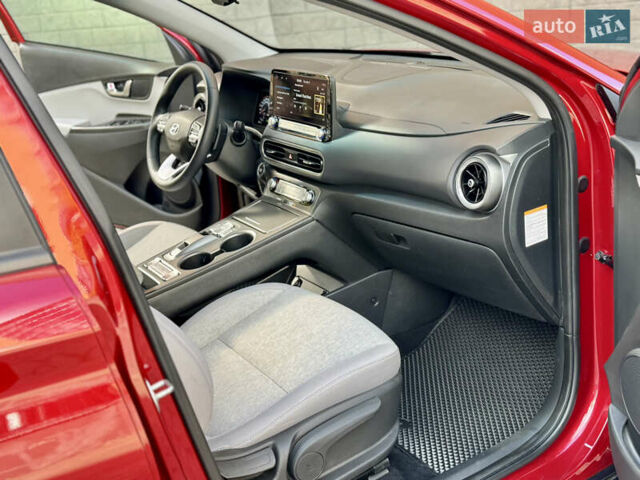 Красный Хендай Kona, объемом двигателя 0 л и пробегом 103 тыс. км за 21400 $, фото 56 на Automoto.ua