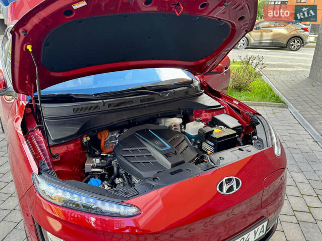 Червоний Хендай Kona, об'ємом двигуна 0 л та пробігом 100 тис. км за 20900 $, фото 44 на Automoto.ua