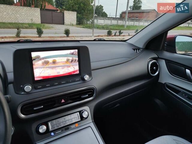 Червоний Хендай Kona, об'ємом двигуна 0 л та пробігом 40 тис. км за 21000 $, фото 41 на Automoto.ua