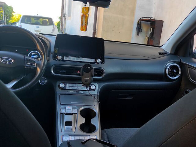 Червоний Хендай Kona, об'ємом двигуна 0.15 л та пробігом 49 тис. км за 21000 $, фото 7 на Automoto.ua