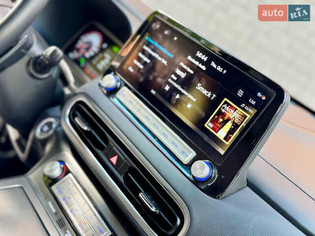 Червоний Хендай Kona, об'ємом двигуна 0 л та пробігом 100 тис. км за 20900 $, фото 69 на Automoto.ua