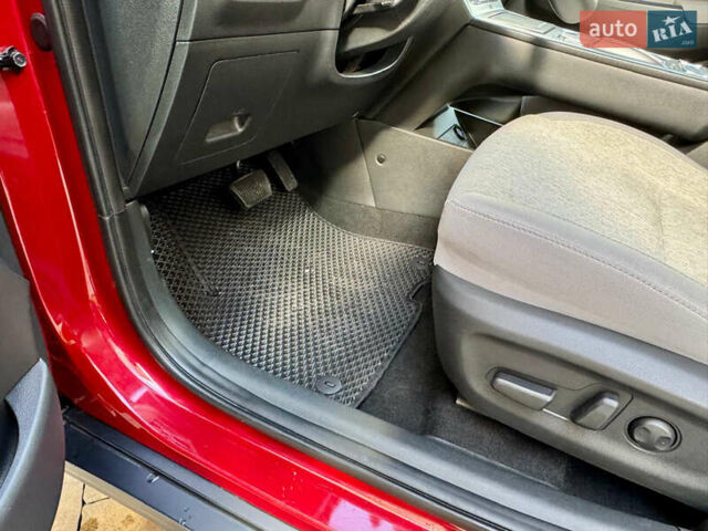 Червоний Хендай Kona, об'ємом двигуна 0 л та пробігом 100 тис. км за 20900 $, фото 61 на Automoto.ua