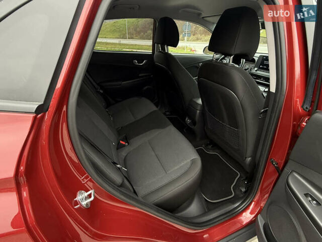 Червоний Хендай Kona, об'ємом двигуна 0 л та пробігом 17 тис. км за 16999 $, фото 22 на Automoto.ua