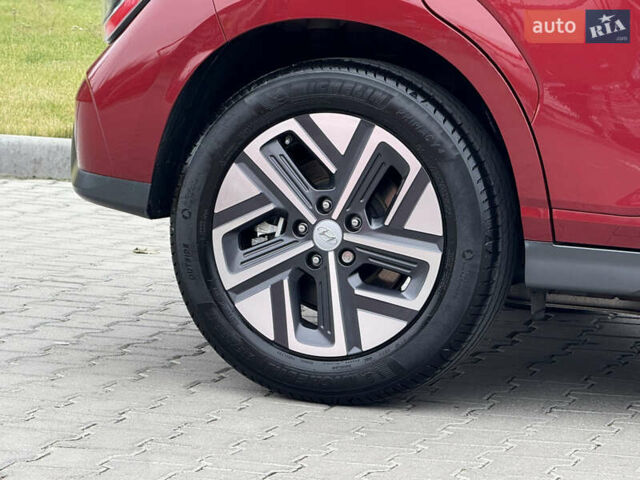 Червоний Хендай Kona, об'ємом двигуна 0 л та пробігом 17 тис. км за 16999 $, фото 11 на Automoto.ua