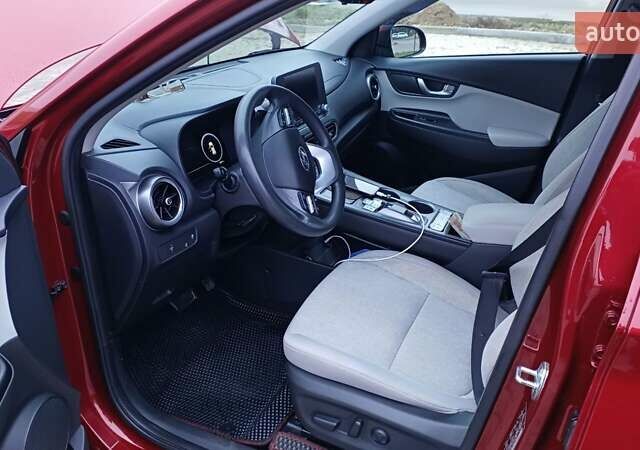 Красный Хендай Kona, объемом двигателя 0 л и пробегом 56 тыс. км за 25000 $, фото 18 на Automoto.ua